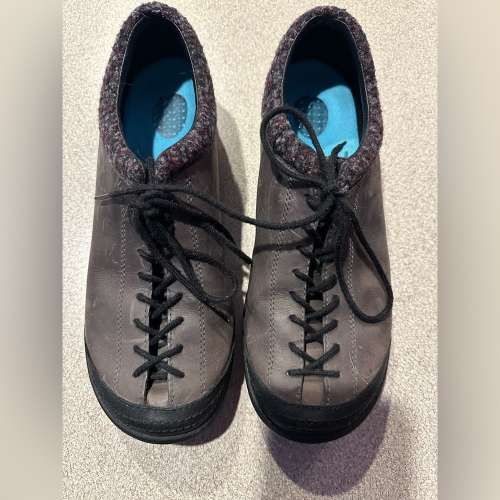 Patagonia size 9 shoes - like NEW
